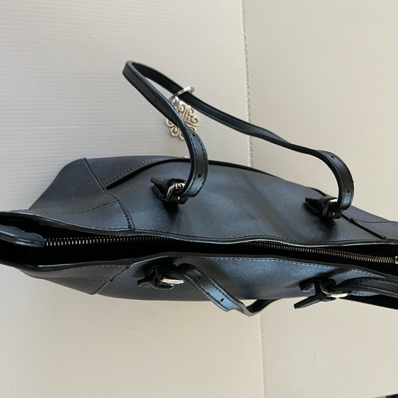 Guess Delaney Black Medium Classic Tote Bag - Picture 4 of 16